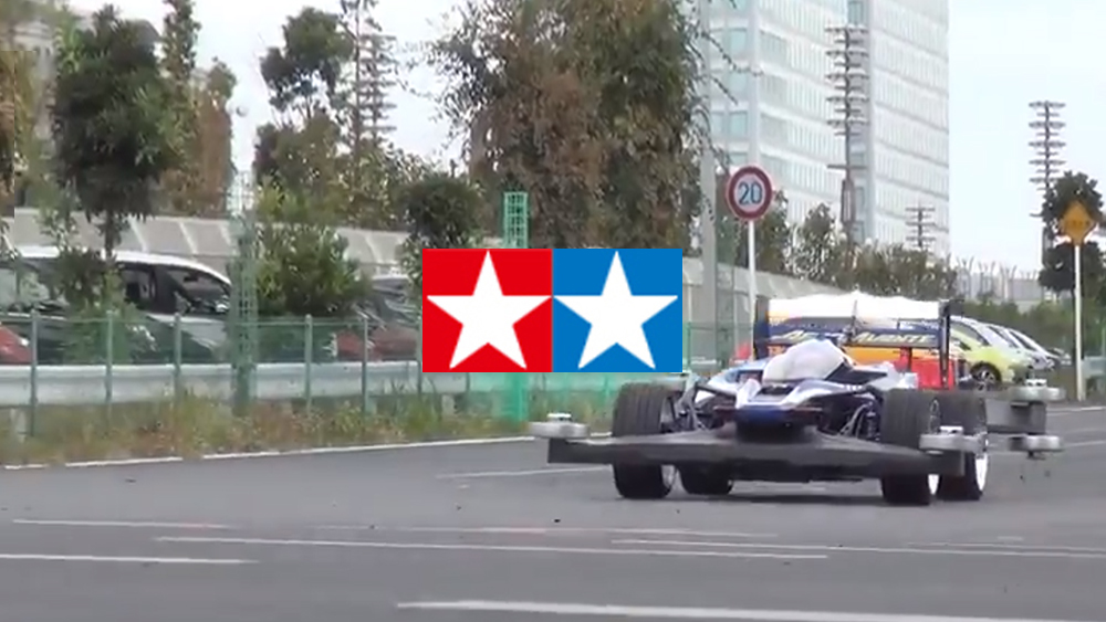1/1 TAMIYA AERO AVANTE 実車版「ミニ四駆 エアロ アバンテ」テスト走行の様子 えのもとサーキット